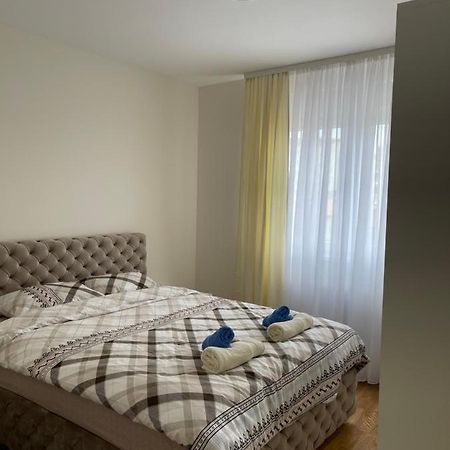 Appartamento Cvetanov Trg Lux 2 Belgrado Esterno foto